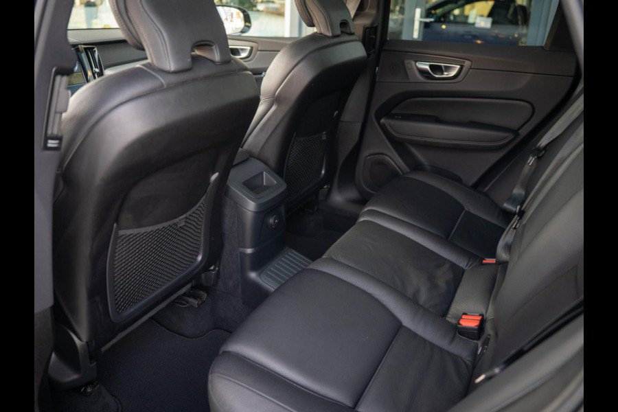 Volvo XC60 2.0 T6 Plug-in hybrid AWD Ultimate Dark / Pano / trekhaak / ACC / Carplay