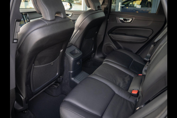 Volvo XC60 2.0 T6 Plug-in hybrid AWD Ultimate Dark / Pano / trekhaak / ACC / Carplay