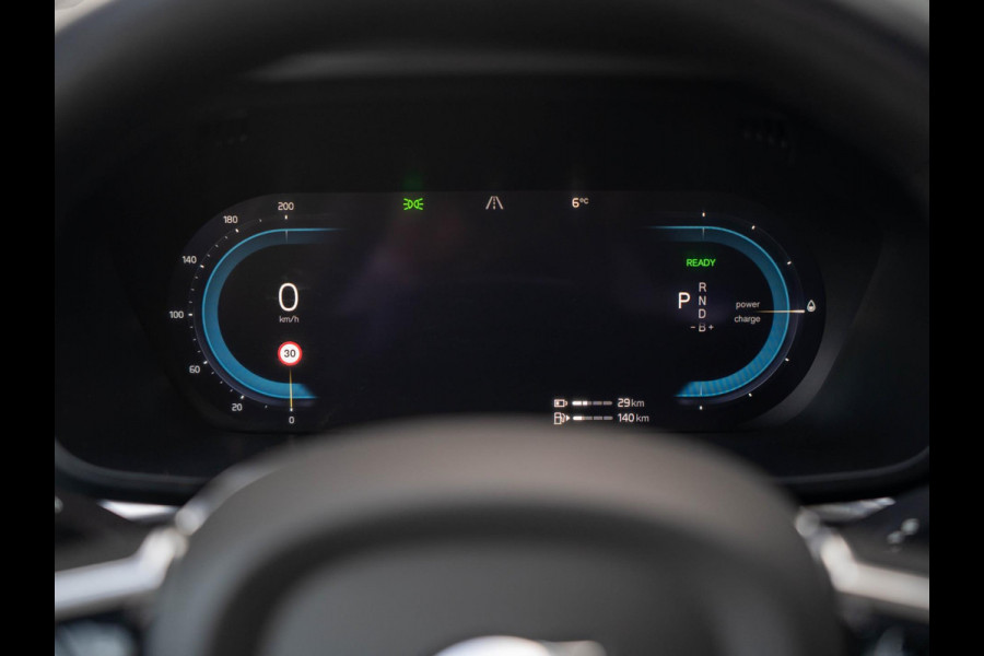 Volvo XC60 2.0 T6 Plug-in hybrid AWD Ultimate Dark / Pano / trekhaak / ACC / Carplay