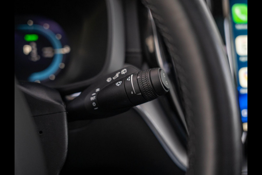 Volvo XC60 2.0 T6 Plug-in hybrid AWD Ultimate Dark / Pano / trekhaak / ACC / Carplay