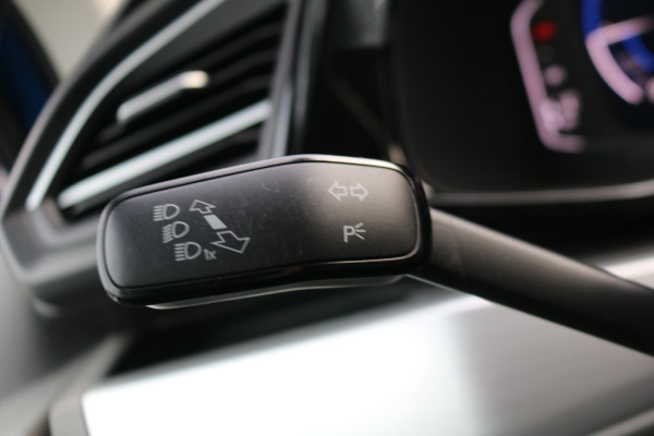 Volkswagen Transporter 2.0 TDI L2 H1 Bulli DC Automaat