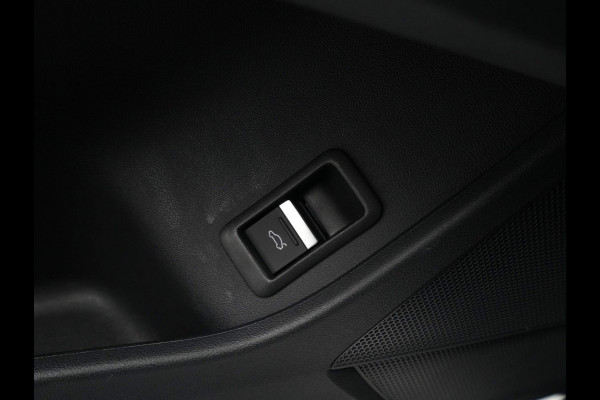 Audi Q4 e-tron 50 quattro S Line edition 77 kWh 300pk Navigatie Camera Acc Stoelverwarming Demo Roel