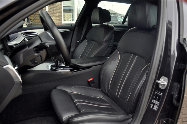BMW 5 Serie Touring 518d High Executive M-Sport Edition | 20 inch | Panoramadak | Comfortstoelen