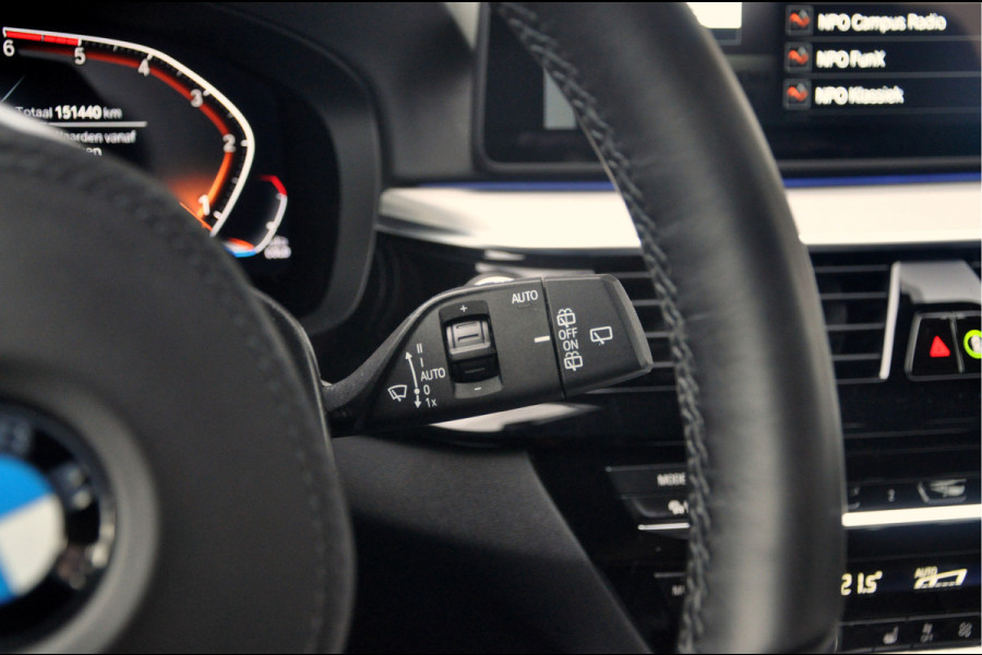 BMW 5 Serie Touring 518d High Executive M-Sport Edition | 20 inch | Panoramadak | Comfortstoelen