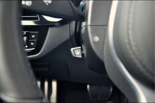 BMW 5 Serie Touring 518d High Executive M-Sport Edition | 20 inch | Panoramadak | Comfortstoelen