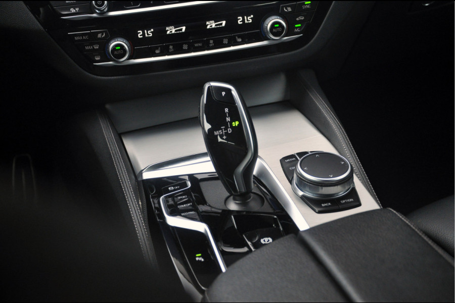 BMW 5 Serie Touring 518d High Executive M-Sport Edition | 20 inch | Panoramadak | Comfortstoelen