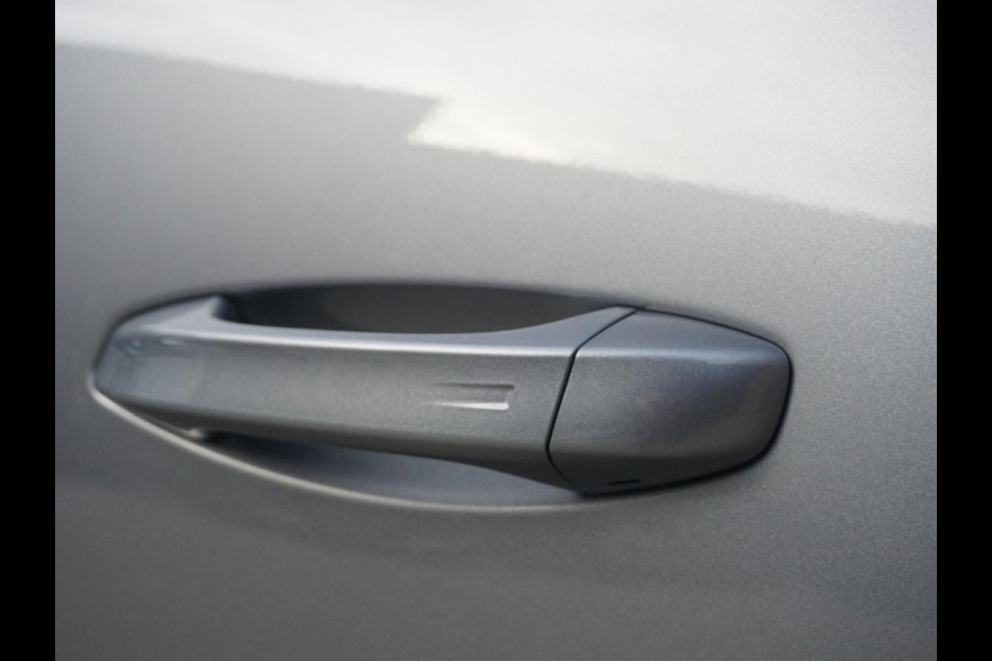 Peugeot 3008 1.2 Hybrid 136 GT Leder alcantara interieur | All season banden