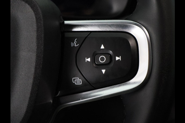 Volvo XC40 Recharge Core | Apple Carplay & AndroidAUTO | Dwarsstangen | Elektrische kofferklep | Camera |