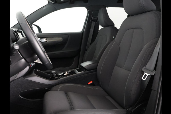 Volvo XC40 Recharge Core | Apple Carplay & AndroidAUTO | Dwarsstangen | Elektrische kofferklep | Camera |