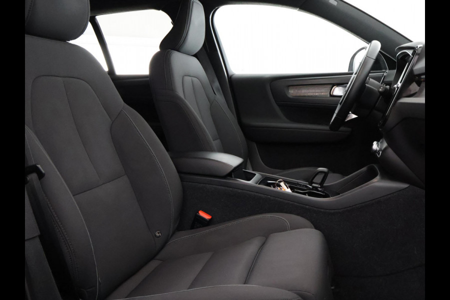 Volvo XC40 Recharge Core | Apple Carplay & AndroidAUTO | Dwarsstangen | Elektrische kofferklep | Camera |