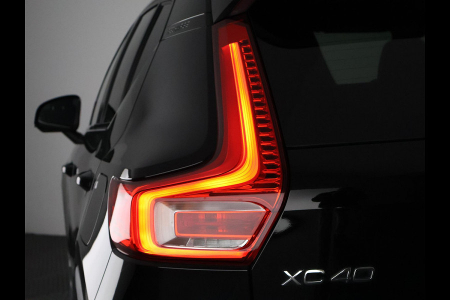 Volvo XC40 Recharge Core | Apple Carplay & AndroidAUTO | Dwarsstangen | Elektrische kofferklep | Camera |