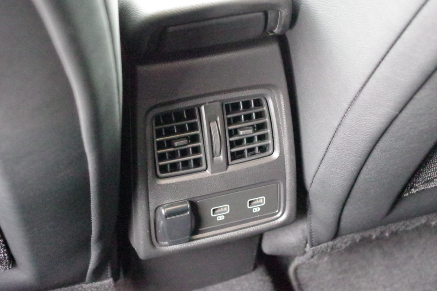 Renault Captur 1.3 TCe 140 PK Automaat Intens, Cruise Control, Climate Control, Sfeerverlichting