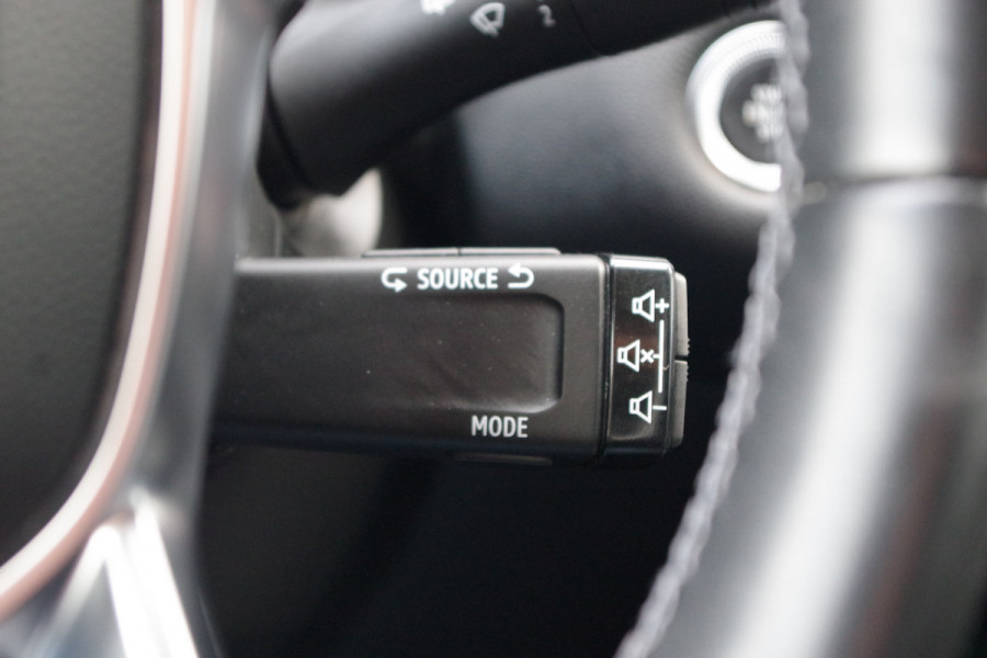 Renault Captur 1.3 TCe 140 PK Automaat Intens, Cruise Control, Climate Control, Sfeerverlichting