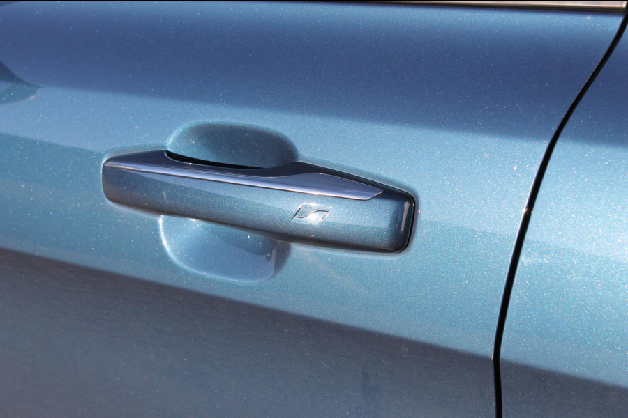 Lynk & Co 01 261pk Automaat Adaptieve Cruise Control / Elektrisch verstelbare voorstoelen / BLIS / Stoelverwarming / Climate Control / Parkeersensoren met 360 gradencamera / Regensensor