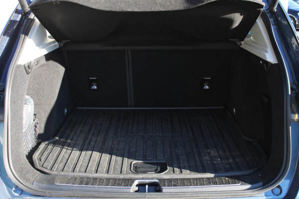 Lynk & Co 01 261pk Automaat Adaptieve Cruise Control / Elektrisch verstelbare voorstoelen / BLIS / Stoelverwarming / Climate Control / Parkeersensoren met 360 gradencamera / Regensensor