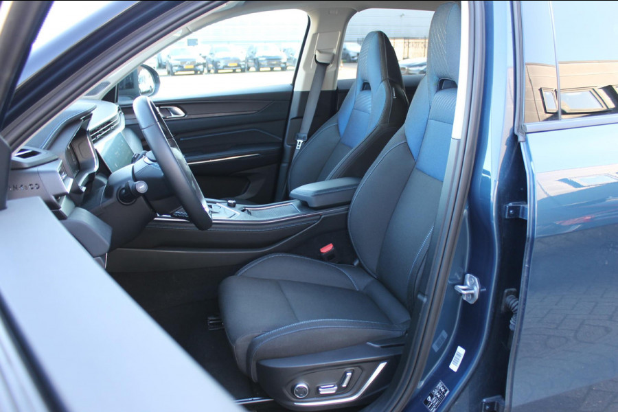 Lynk & Co 01 261pk Automaat Adaptieve Cruise Control / Elektrisch verstelbare voorstoelen / BLIS / Stoelverwarming / Climate Control / Parkeersensoren met 360 gradencamera / Regensensor