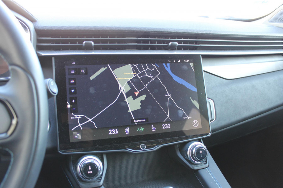 Lynk & Co 01 261pk Automaat Adaptieve Cruise Control / Elektrisch verstelbare voorstoelen / BLIS / Stoelverwarming / Climate Control / Parkeersensoren met 360 gradencamera / Regensensor