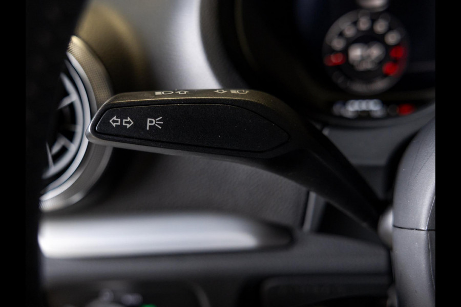 Audi A3 Limousine 35 TFSI CoD 2x S-Line / 150pk / B&O / Apple CarPlay / Stoelverwarming /