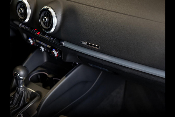 Audi A3 Limousine 35 TFSI CoD 2x S-Line / 150pk / B&O / Apple CarPlay / Stoelverwarming /