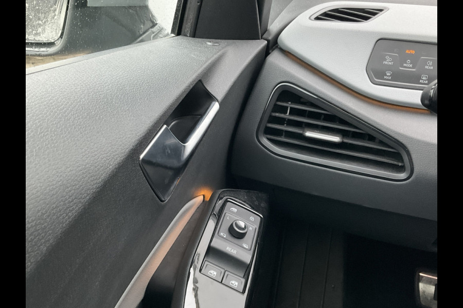 Volkswagen ID.3 First Plus 58 kWh Carplay Adap.Cruise Camera Stoel/Stuurverw Keyless Led NL-Auto!