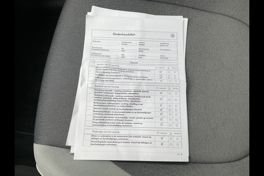 Volkswagen ID.3 First Plus 58 kWh Carplay Adap.Cruise Camera Stoel/Stuurverw Keyless Led NL-Auto!