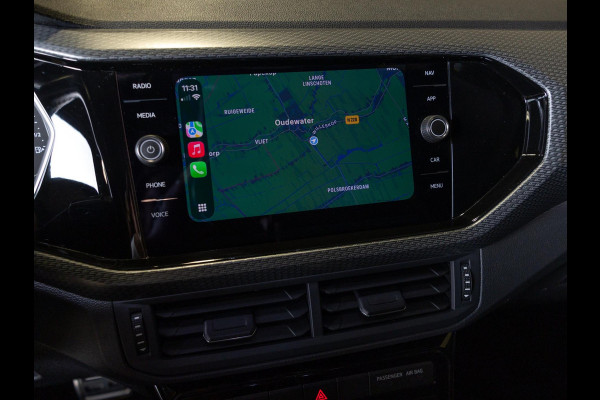 Volkswagen T-Cross 1.0 TSI 2x R-Line / 110pk / Stoelverwarming / Virtual cockpit / Automatische klimaatregeling /