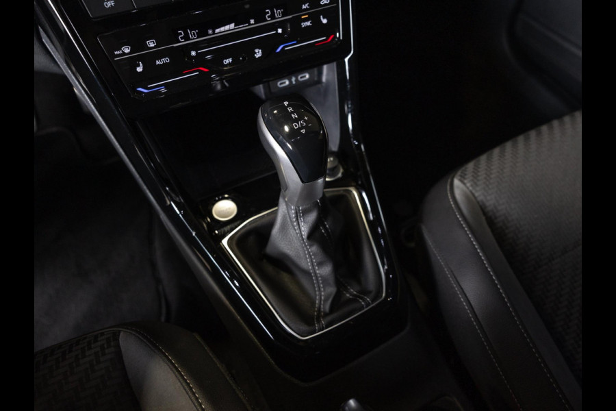 Volkswagen T-Cross 1.0 TSI 2x R-Line / 110pk / Stoelverwarming / Virtual cockpit / Automatische klimaatregeling /