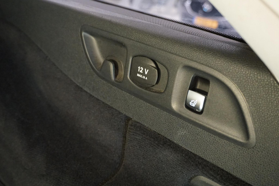 Mercedes-Benz E-Klasse Estate 200 Premium *INCL. BTW* + CARPLAY / CAMERA / STOELVERWARMING