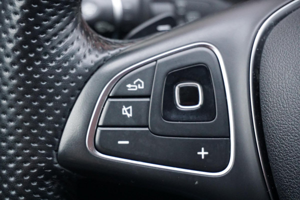Mercedes-Benz E-Klasse Estate 200 Premium *INCL. BTW* + CARPLAY / CAMERA / STOELVERWARMING