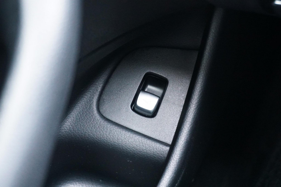 Mercedes-Benz E-Klasse Estate 200 Premium *INCL. BTW* + CARPLAY / CAMERA / STOELVERWARMING