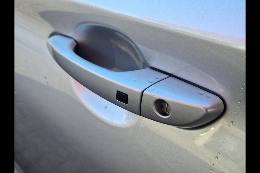Hyundai Kona EV Comfort 64 kWh | SOH: 95,5% | 3 Fase | Warmtepomp | Navi | Adaptive CC | Climate |