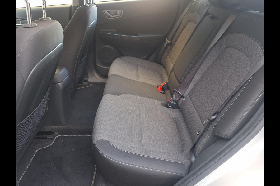 Hyundai Kona EV Comfort 64 kWh | SOH: 95,5% | 3 Fase | Warmtepomp | Navi | Adaptive CC | Climate |