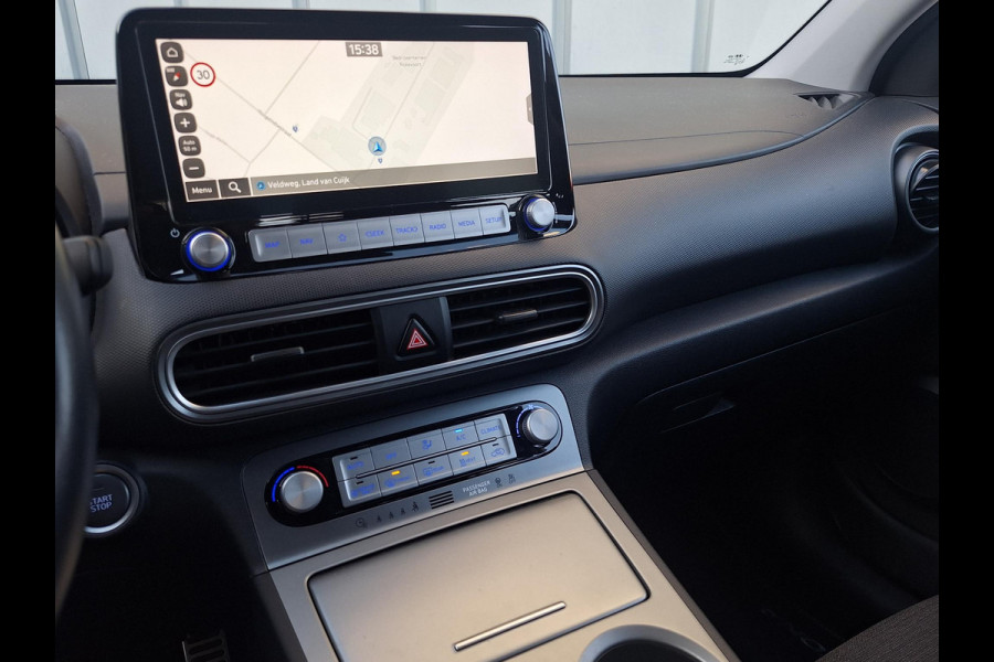 Hyundai Kona EV Comfort 64 kWh | SOH: 95,5% | 3 Fase | Warmtepomp | Navi | Adaptive CC | Climate |