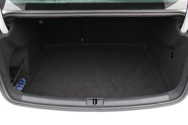Audi A3 Limousine 35 TFSI CoD Sport S Line Edition / Panoramadak / Virtual Cockpit / Half leder / Navigatie / 18'' / Stoelverwarming / DAB / Cruise Control