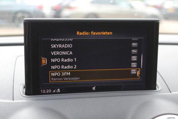 Audi A3 Limousine 35 TFSI CoD Sport S Line Edition / Panoramadak / Virtual Cockpit / Half leder / Navigatie / 18'' / Stoelverwarming / DAB / Cruise Control