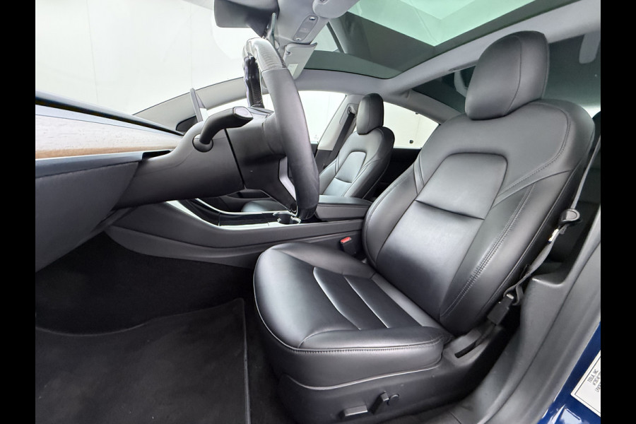 Tesla Model 3 RWD SR plus 325PK SOH 90% LFP Accu Lmv 18" AutoPilot Leder Panoramadak Adaptive-Cruise Camera's Elektr.-Stuur+Stoelen+Spiegels+G Navi LED DAB Voorverwarmen interieur via App Keyless One-Pedal-Drive Fabrieksgarantie op Accu en Motor tot 29-12-2028/160.000km