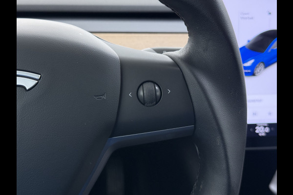 Tesla Model 3 RWD SR plus 325PK SOH 90% LFP Accu Lmv 18" AutoPilot Leder Panoramadak Adaptive-Cruise Camera's Elektr.-Stuur+Stoelen+Spiegels+G Navi LED DAB Voorverwarmen interieur via App Keyless One-Pedal-Drive Fabrieksgarantie op Accu en Motor tot 29-12-2028/160.000km