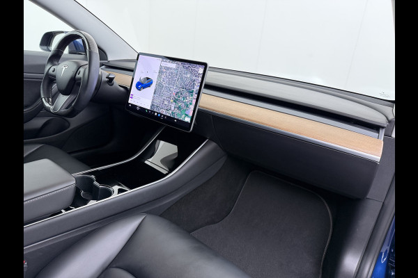 Tesla Model 3 RWD SR plus 325PK SOH 90% LFP Accu Lmv 18" AutoPilot Leder Panoramadak Adaptive-Cruise Camera's Elektr.-Stuur+Stoelen+Spiegels+G Navi LED DAB Voorverwarmen interieur via App Keyless One-Pedal-Drive Fabrieksgarantie op Accu en Motor tot 29-12-2028/160.000km