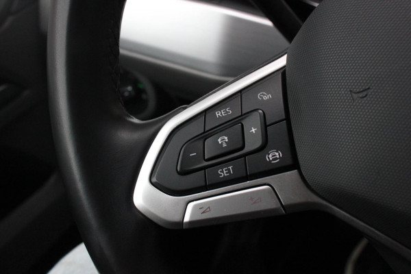 Volkswagen Transporter 2.0 TDI L2H1 150PK JB- EDITION DSG / PDC / VERLAGINGSVEREN / LEDEREN BEKLEDING / FULL / APPLE CARPLAY /NAVI