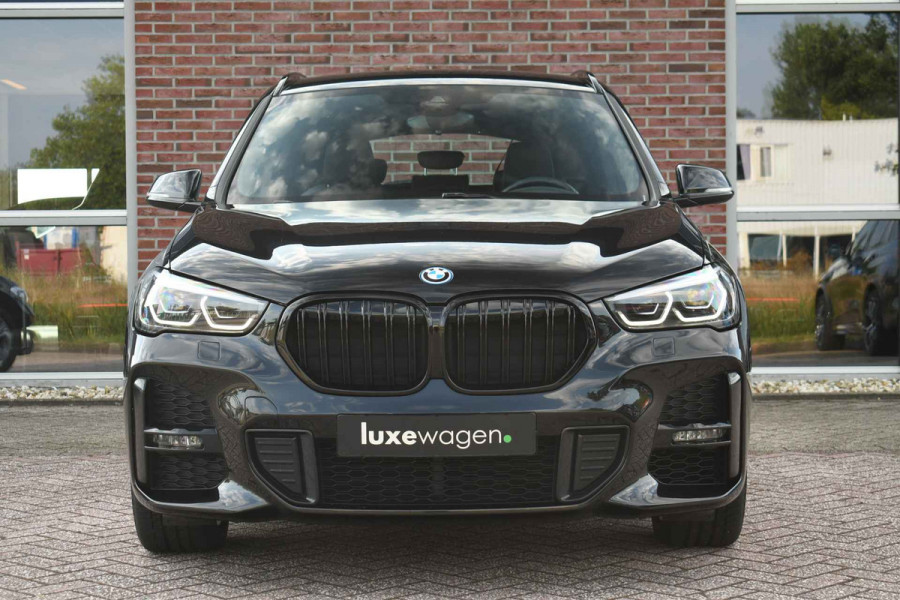 BMW X1 xDrive25e M-Sport Pano El-zetels Camera Carplay El-klep Shadowline