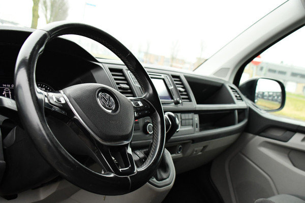 Volkswagen Transporter 2.0 TDI L2H1 Highline Cruise, Carplay, LED, 150pk, 2 x Schuifdeur,  Automaat, Trekhaak, Uniek! Niet op locatie bij ons aanwezig!