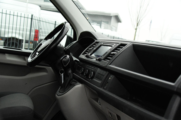 Volkswagen Transporter 2.0 TDI L2H1 Highline Cruise, Carplay, LED, 150pk, 2 x Schuifdeur,  Automaat, Trekhaak, Uniek! Niet op locatie bij ons aanwezig!