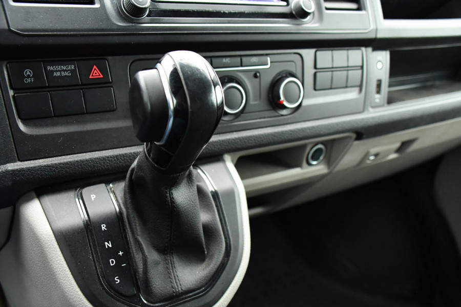 Volkswagen Transporter 2.0 TDI L2H1 Highline Cruise, Carplay, LED, 150pk, 2 x Schuifdeur,  Automaat, Trekhaak, Uniek! Niet op locatie bij ons aanwezig!