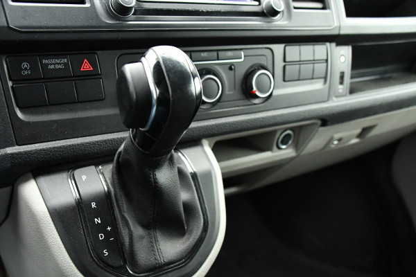 Volkswagen Transporter 2.0 TDI L2H1 Highline Cruise, Carplay, LED, 150pk, 2 x Schuifdeur,  Automaat, Trekhaak, Uniek! Niet op locatie bij ons aanwezig!