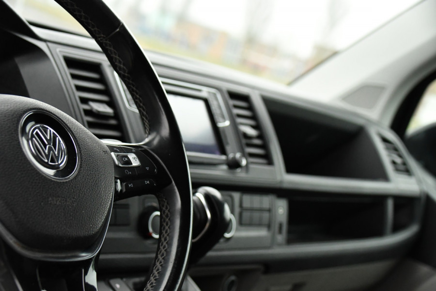Volkswagen Transporter 2.0 TDI L2H1 Highline Cruise, Carplay, LED, 150pk, 2 x Schuifdeur,  Automaat, Trekhaak, Uniek! Niet op locatie bij ons aanwezig!