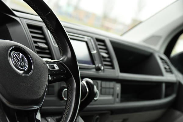 Volkswagen Transporter 2.0 TDI L2H1 Highline Cruise, Carplay, LED, 150pk, 2 x Schuifdeur,  Automaat, Trekhaak, Uniek! Niet op locatie bij ons aanwezig!