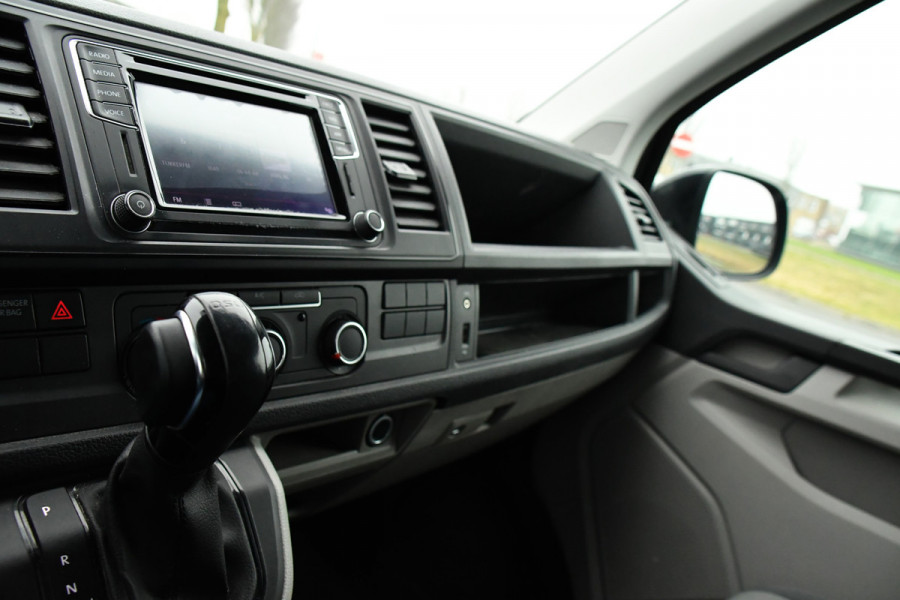 Volkswagen Transporter 2.0 TDI L2H1 Highline Cruise, Carplay, LED, 150pk, 2 x Schuifdeur,  Automaat, Trekhaak, Uniek! Niet op locatie bij ons aanwezig!