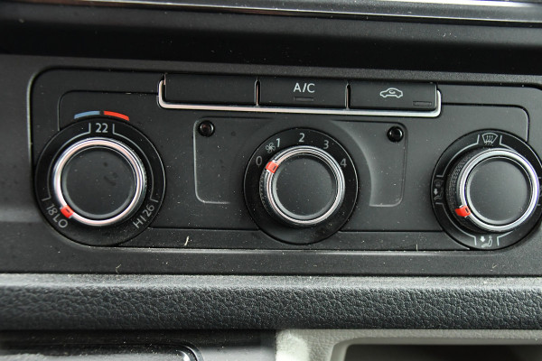 Volkswagen Transporter 2.0 TDI L2H1 Highline Cruise, Carplay, LED, 150pk, 2 x Schuifdeur,  Automaat, Trekhaak, Uniek! Niet op locatie bij ons aanwezig!