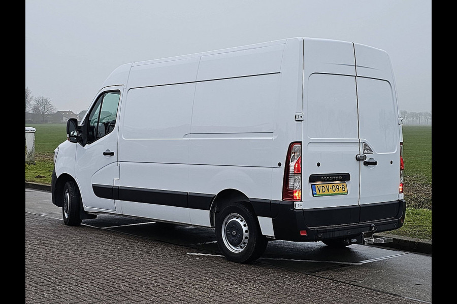 Renault Master T33 2.3 dCi 135 L2H2 airco navi, pdc, trekhaak