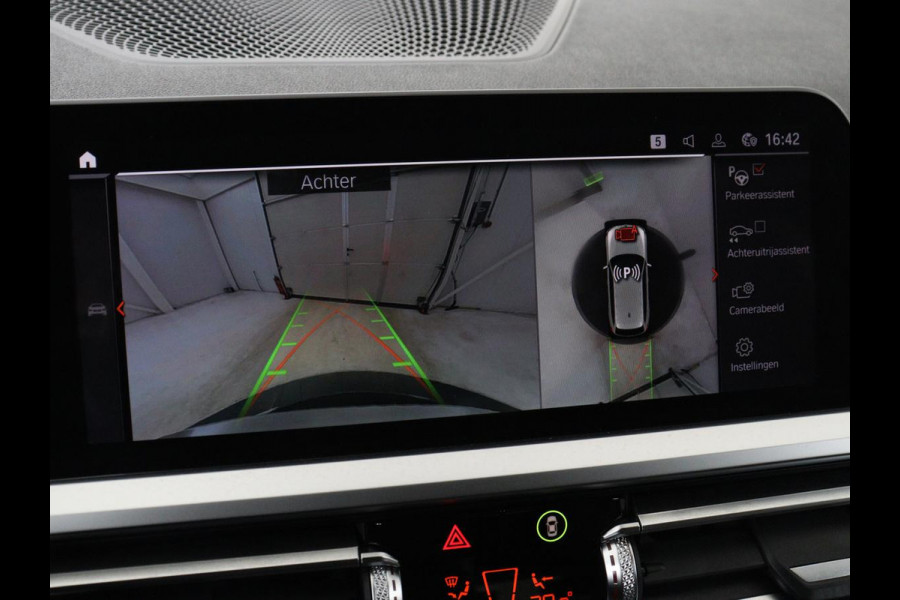 BMW 3-serie 330i High Executive Edition | 360 Camera | Leder | Harman/Kardon | Stoelverwarming | Camera | Carplay | Keyless | Live Cockpit | Navigatie | Full LED